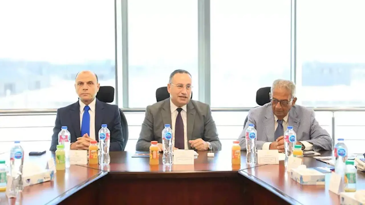 عمرو موسى يتولى رئاسة مجلس أمناء جامعة طنطا الأهلية