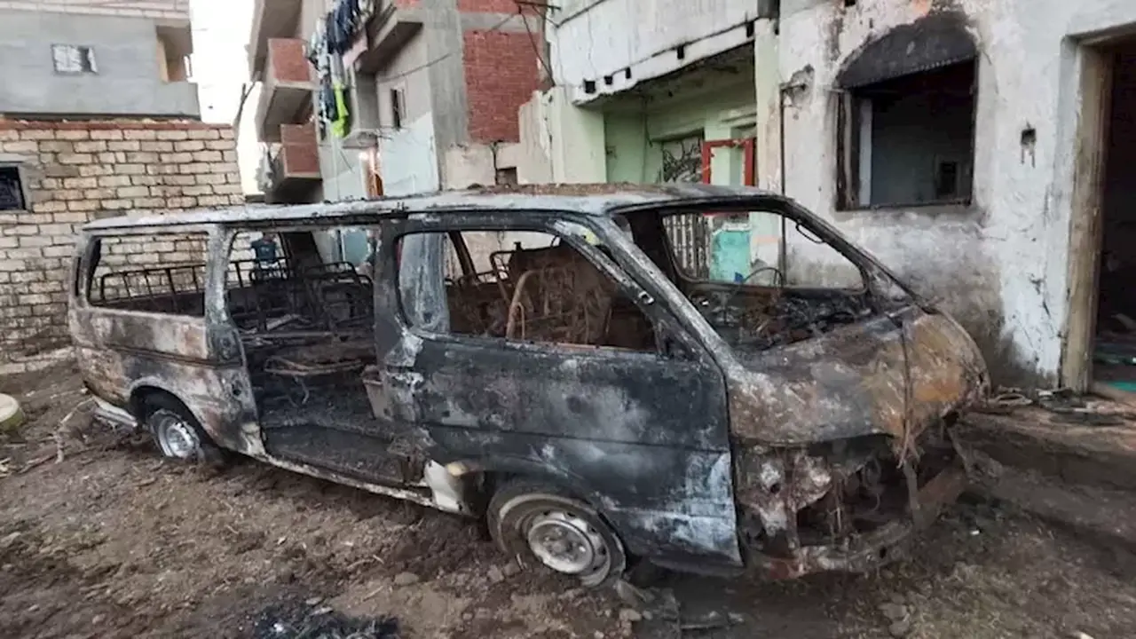 حريق يلتهم ميكروباص شاب في المنوفية ويتركه بلا مصدر رزق