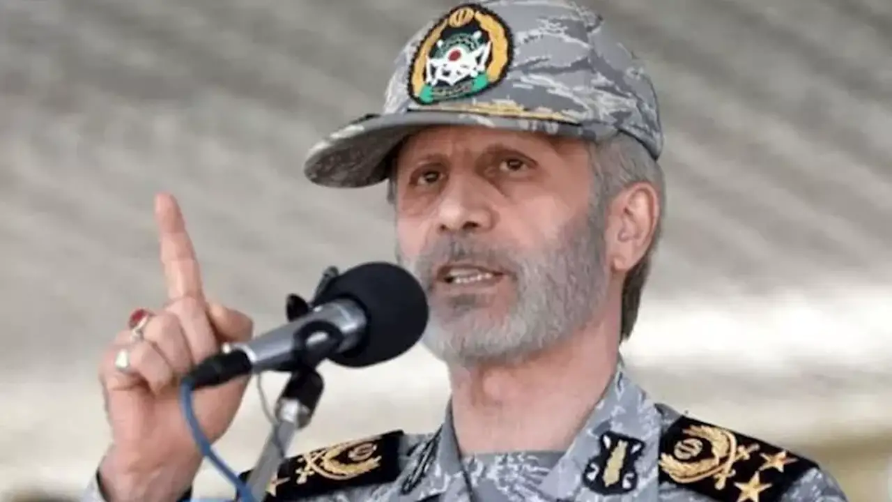 قائد الجيش الإيراني: مضيق هرمز هبة إلهية لن يعود إلى سابق عهده