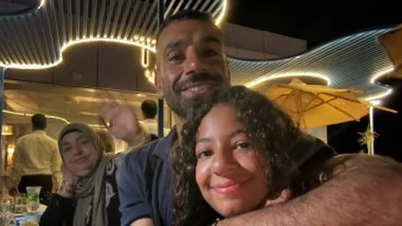 محمد صلاح ينقل أسرته إلى طرابزون بعد انتقاله للنادي.. تفاصيل جديدة
