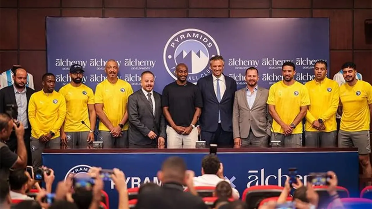 مؤتمر تقديم رولاني موكوينا كمدير فني لنادي بيراميدز: أبرز اللقطات والتفاصيل