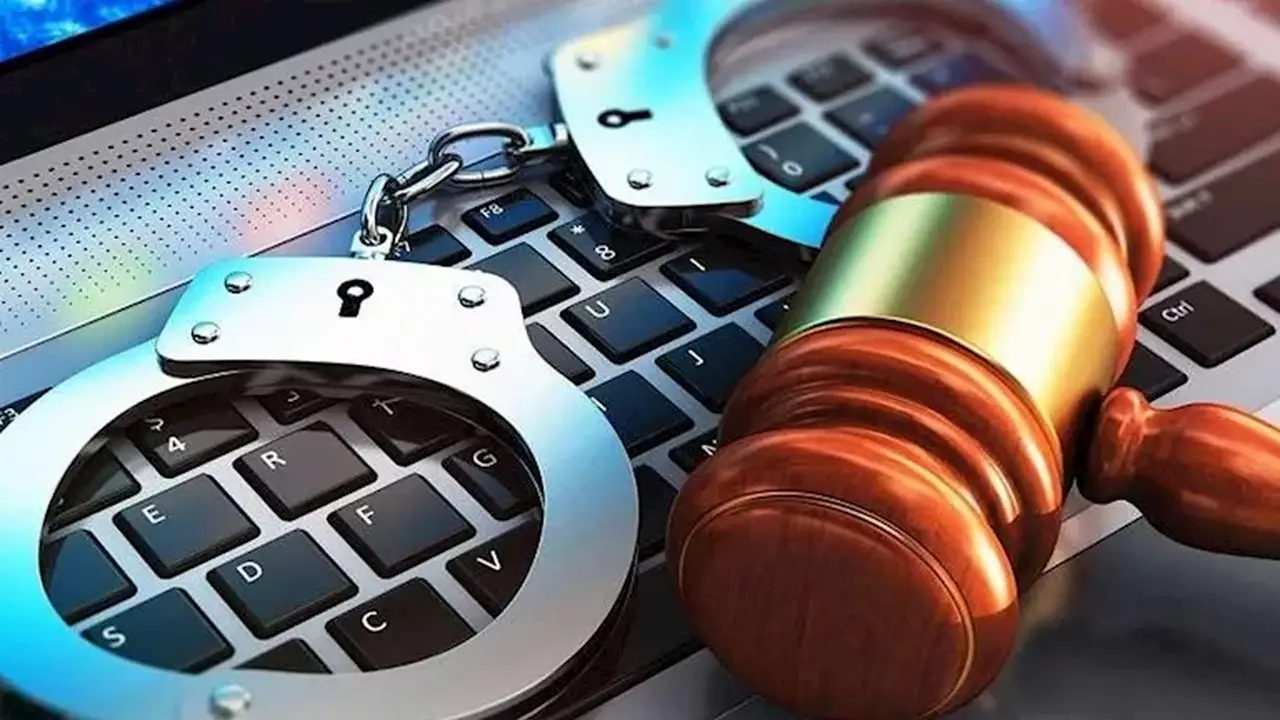 خطوات الإبلاغ عن جرائم الإنترنت: كيفية التعامل مع الابتزاز والاختراق