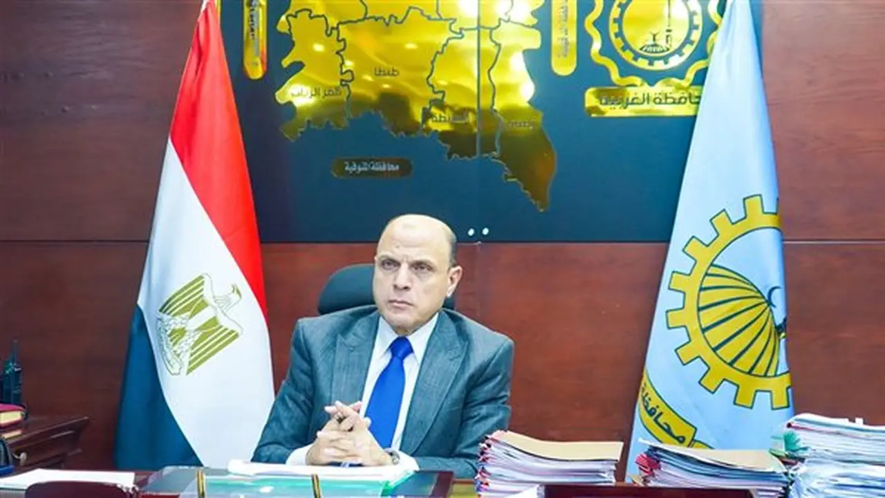 محافظ الغربية يلتقي بالمواطنين لمتابعة مطالبهم الأسبوعية