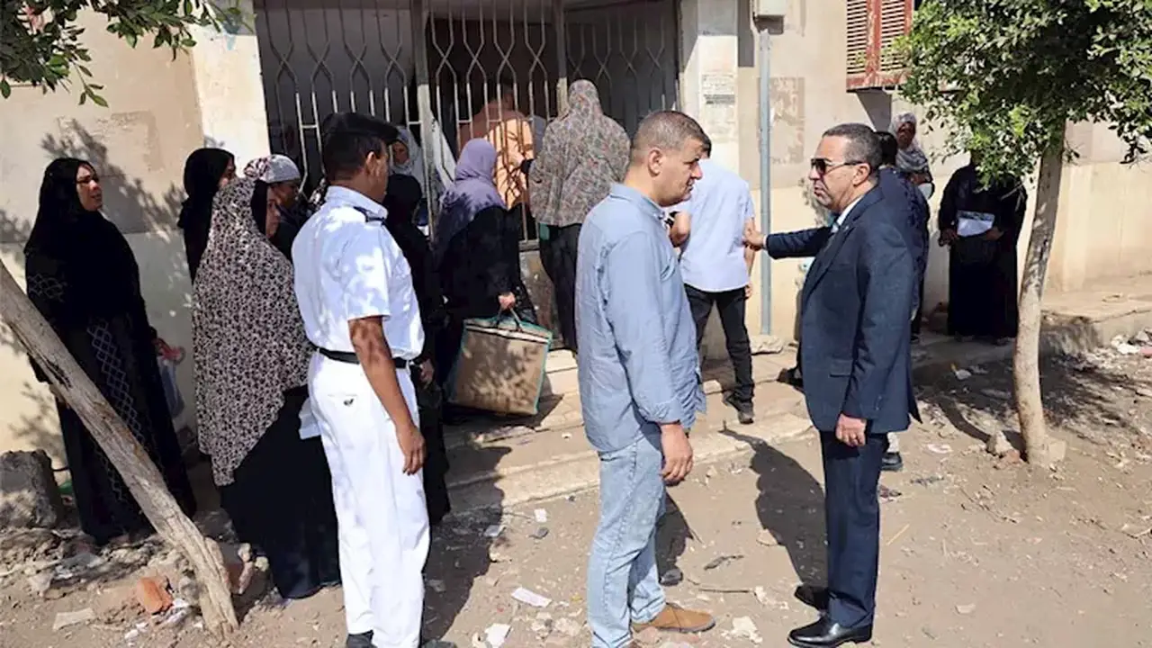 محافظ المنوفية يوجه بضرورة تحسين تنظيم العمل في الوحدة الاجتماعية لحماية المواطنين من حرارة الشمس – صور
