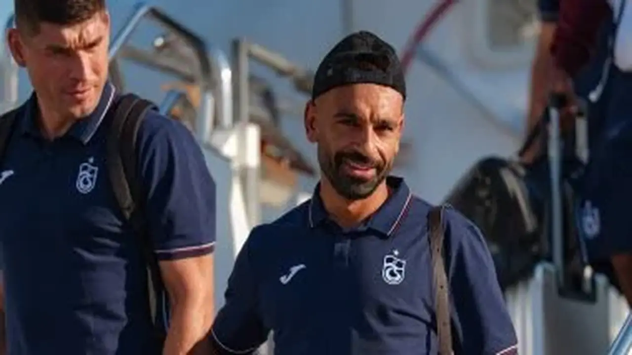 محمد صلاح يستقبل استقبالاً حافلاً في إسطنبول قبل مواجهة قاسم باشا.. فيديو
