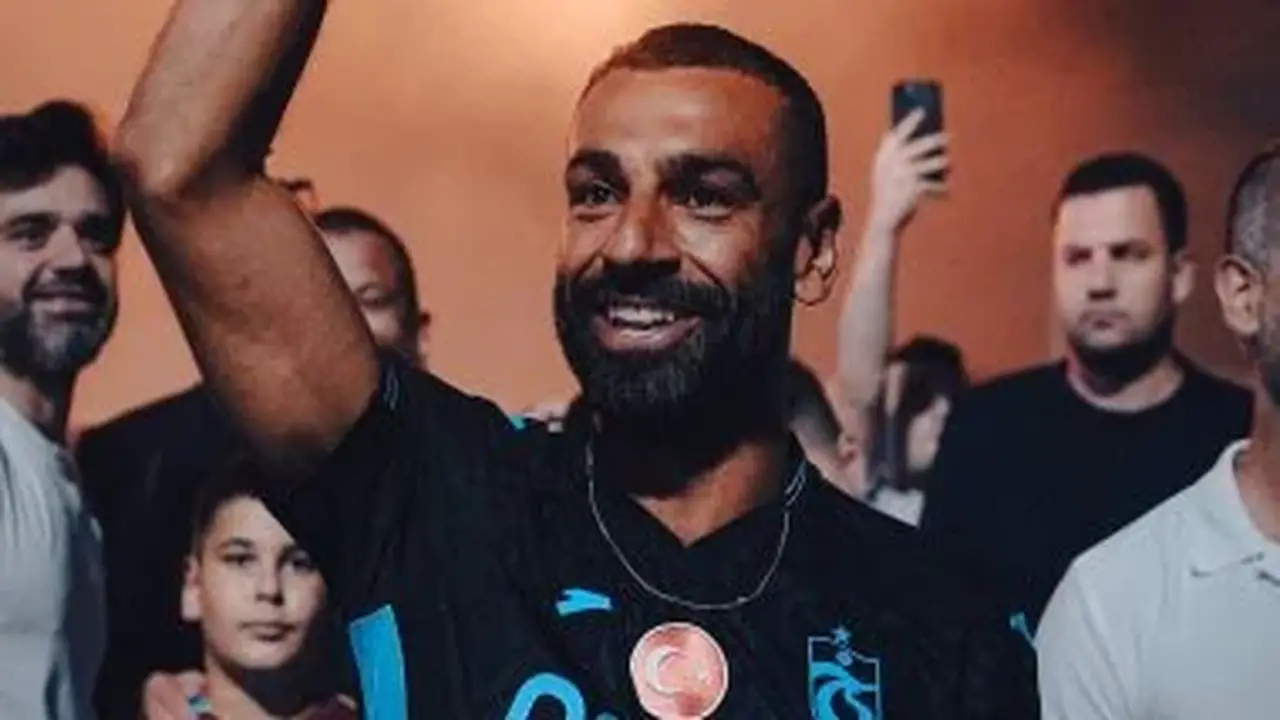 محمد صلاح يختار قميصه المفضل مع طرابزون سبور قبل مواجهة فيرينكفاروشي