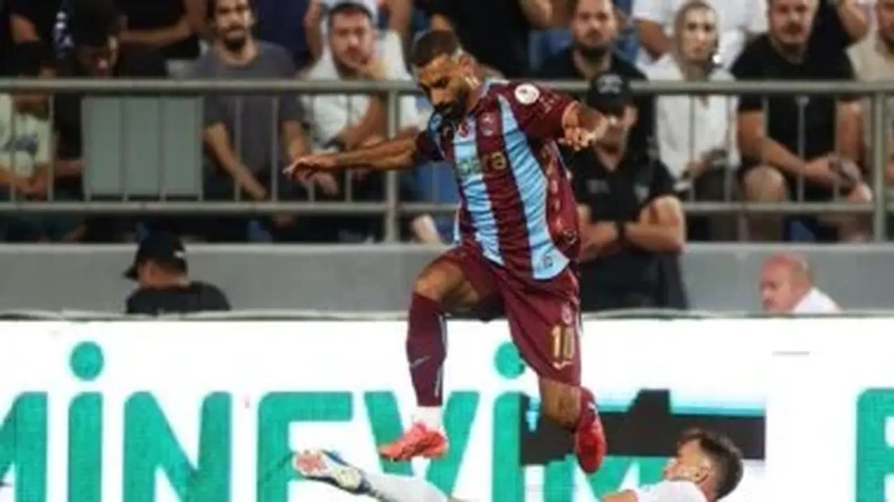 محمد صلاح يظهر لأول مرة مع طرابزون في تعادل مثير ضد قاسم باشا 1-1 بالدوري التركي