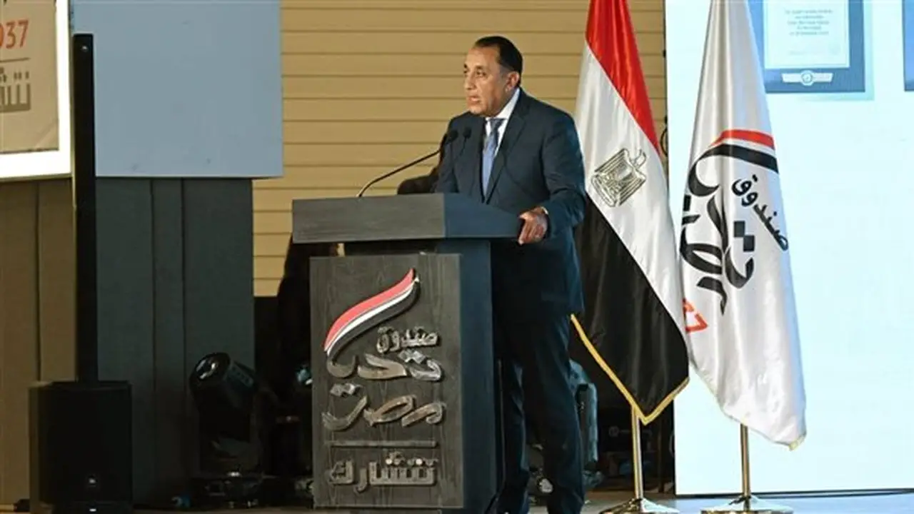 مدبولي يعلن تخصيص 100 رحلة عمرة لوالدي ضحايا ومصابي حادث “الدواويس”