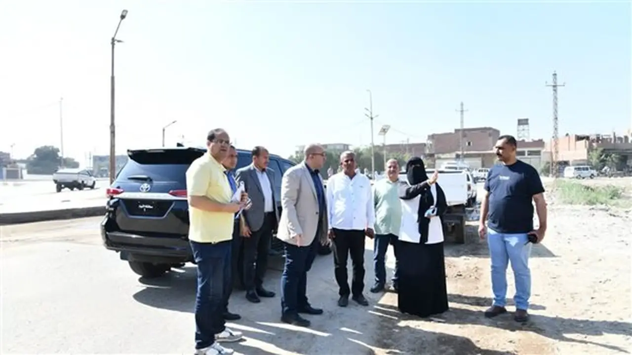 محافظ الفيوم يتفقد جهود النظافة ومراجعة المباني القريبة من الضغط العالي في الغرق