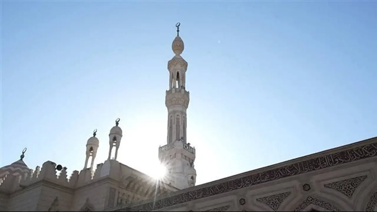 مسجد سيدي عبد الرحيم القنائي: منارة القرآن وملتقى المتسابقين في عالم التلاوة