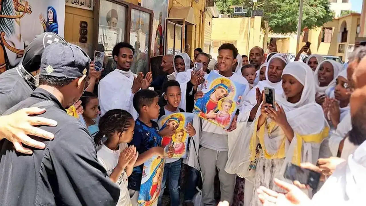 احتفالات صوم السيدة العذراء بجبل درنكة تشهد حضور وفود إفريقية – صور