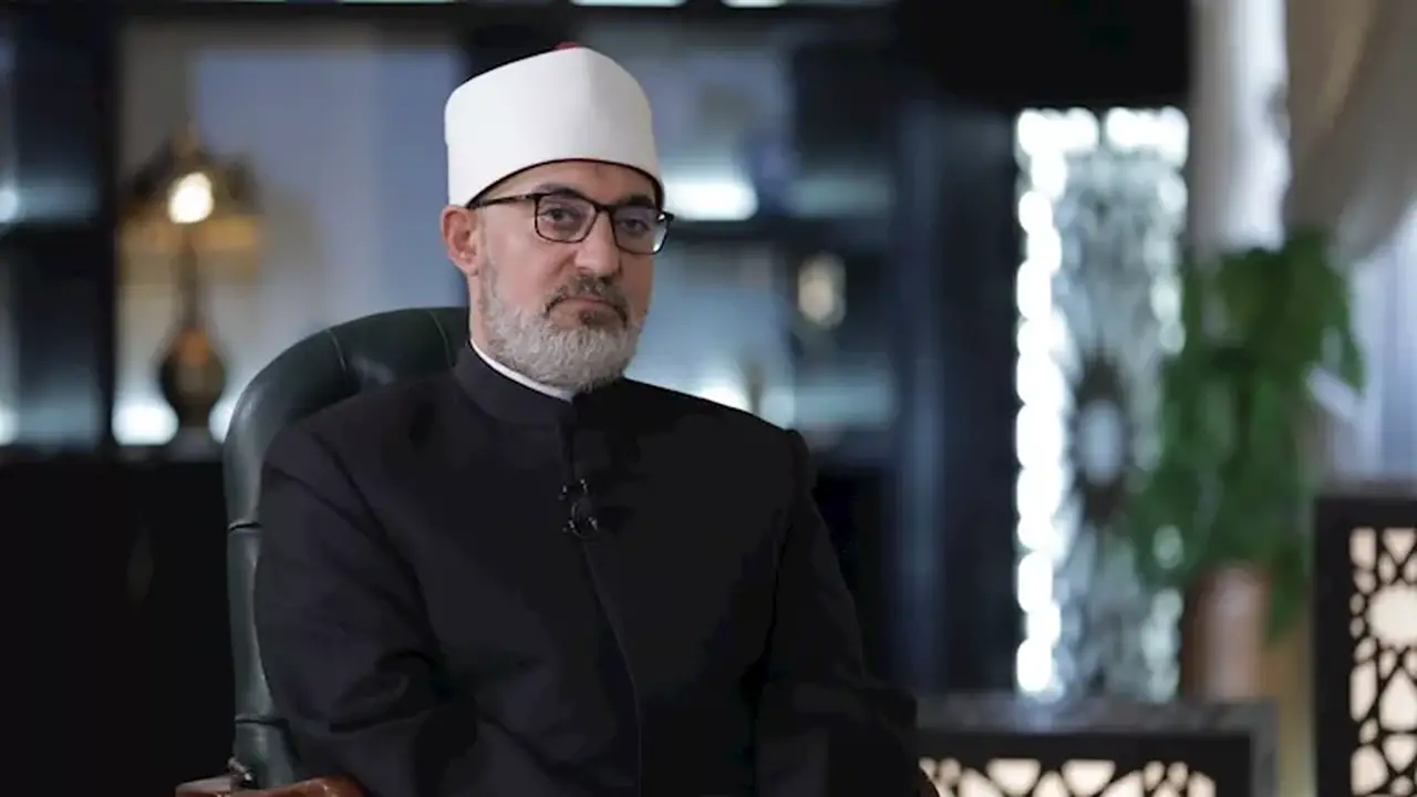 مفتي الجمهورية يخضع لعملية قسطرة وتركيب دعامة في مستشفى الأزهر التخصصي