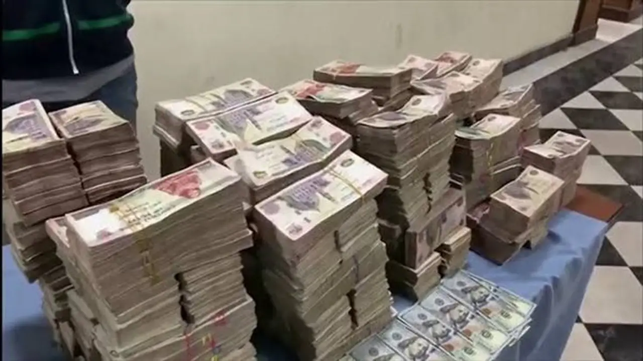 إحباط محاولة غسل 50 مليون جنيه: القبض على 3 متهمين بتهم تتعلق بالهجرة غير الشرعية