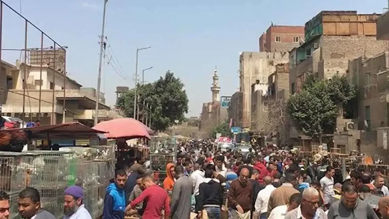 سوق الجمعة: كيف يعيد الحياة للسلع المستعملة من بيت لبيت؟