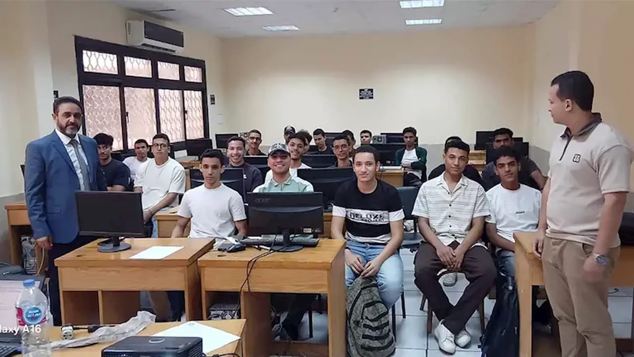 منح تدريبية متخصصة للمتفوقين في كلية الحاسبات والذكاء الاصطناعي بجامعة الأزهر