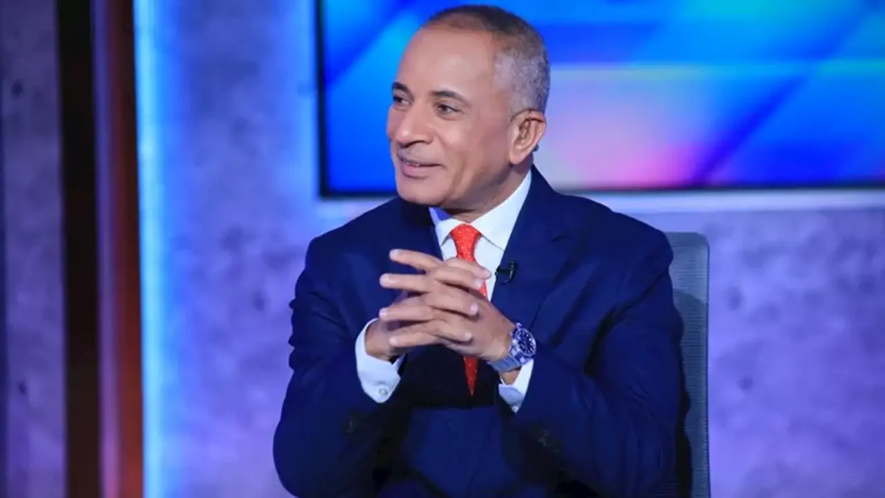أحمد موسى يدعو لإغلاق ملف أزمة زوجات حسام حسن