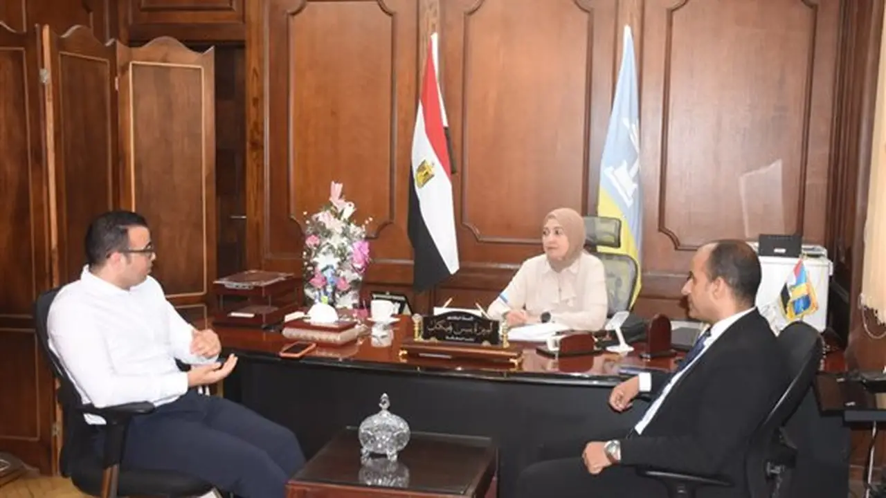 نائب محافظ الإسكندرية تبحث تعزيز التعاون مع «شباب المتوسط للتنمية» في المبادرات البيئية والمجتمعية
