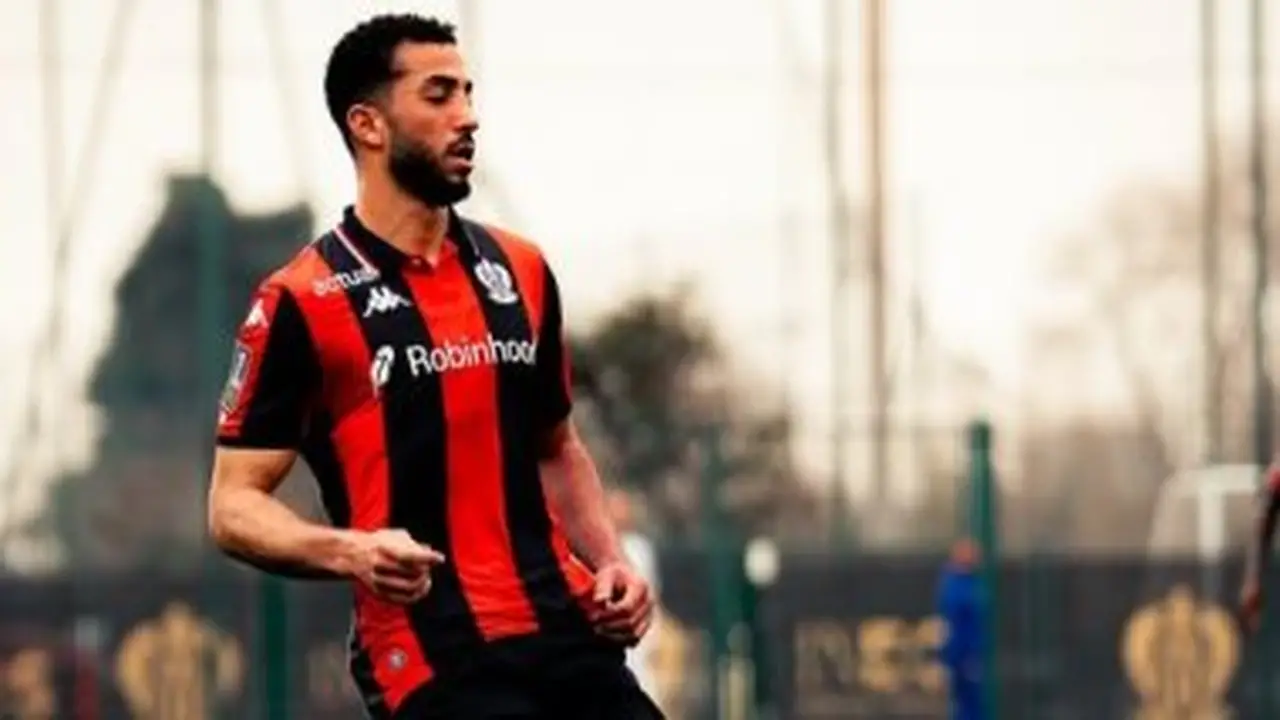 هل يفاجئ الأهلي الجميع بضم محمد عبد المنعم قبل إغلاق باب القيد الليلة؟