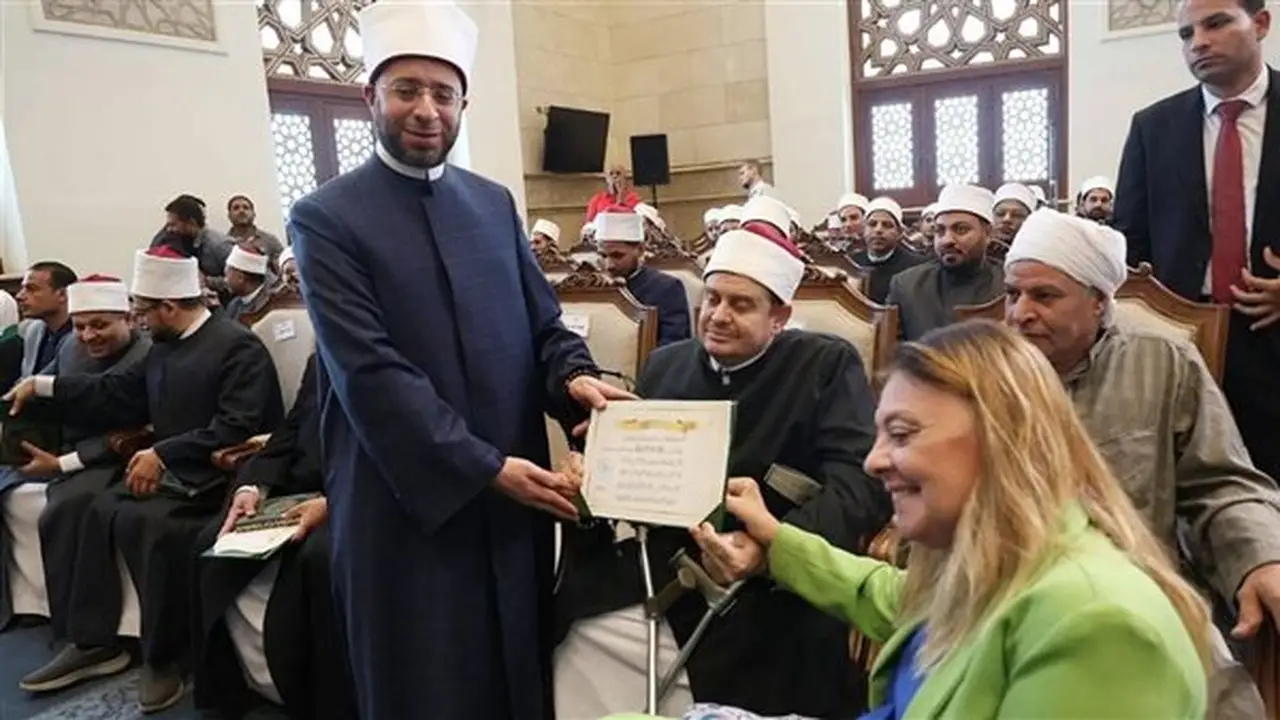 وزير الأوقاف يكرم أبناء الوزارة من ذوي الهمم ويؤكد: واجب ديني