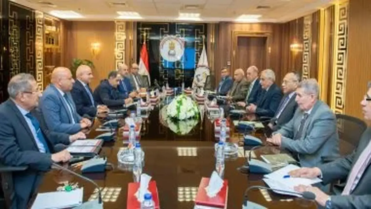 وزير الإنتاج الحربي يؤكد على أهمية التكامل لتعزيز التنمية المستدامة