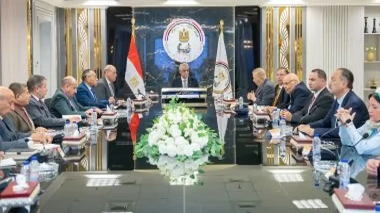 وزير الإنتاج الحربي يؤكد أهمية الشراكات الصناعية المتكاملة في جميع المحافظات