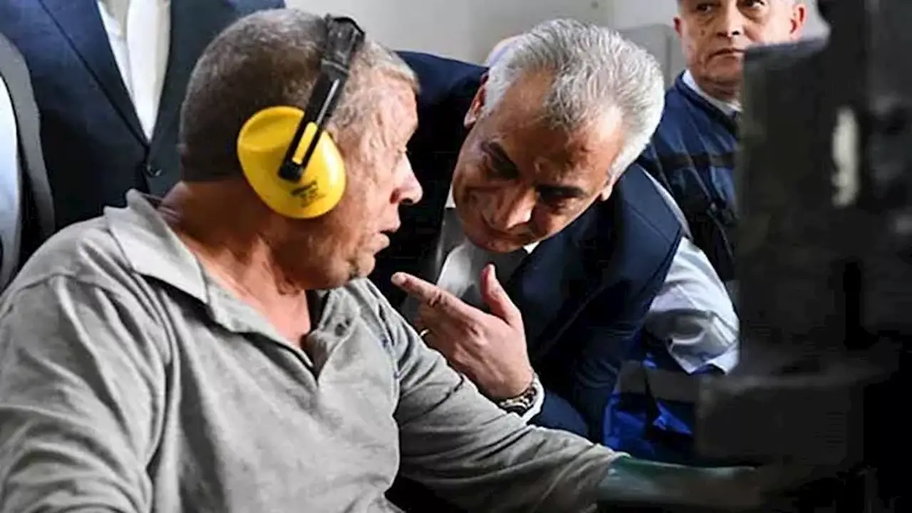وزير الإنتاج الحربي يتفقد أحدث خطوط الإنتاج بمصنع 909 لمحركات الديزل – صور