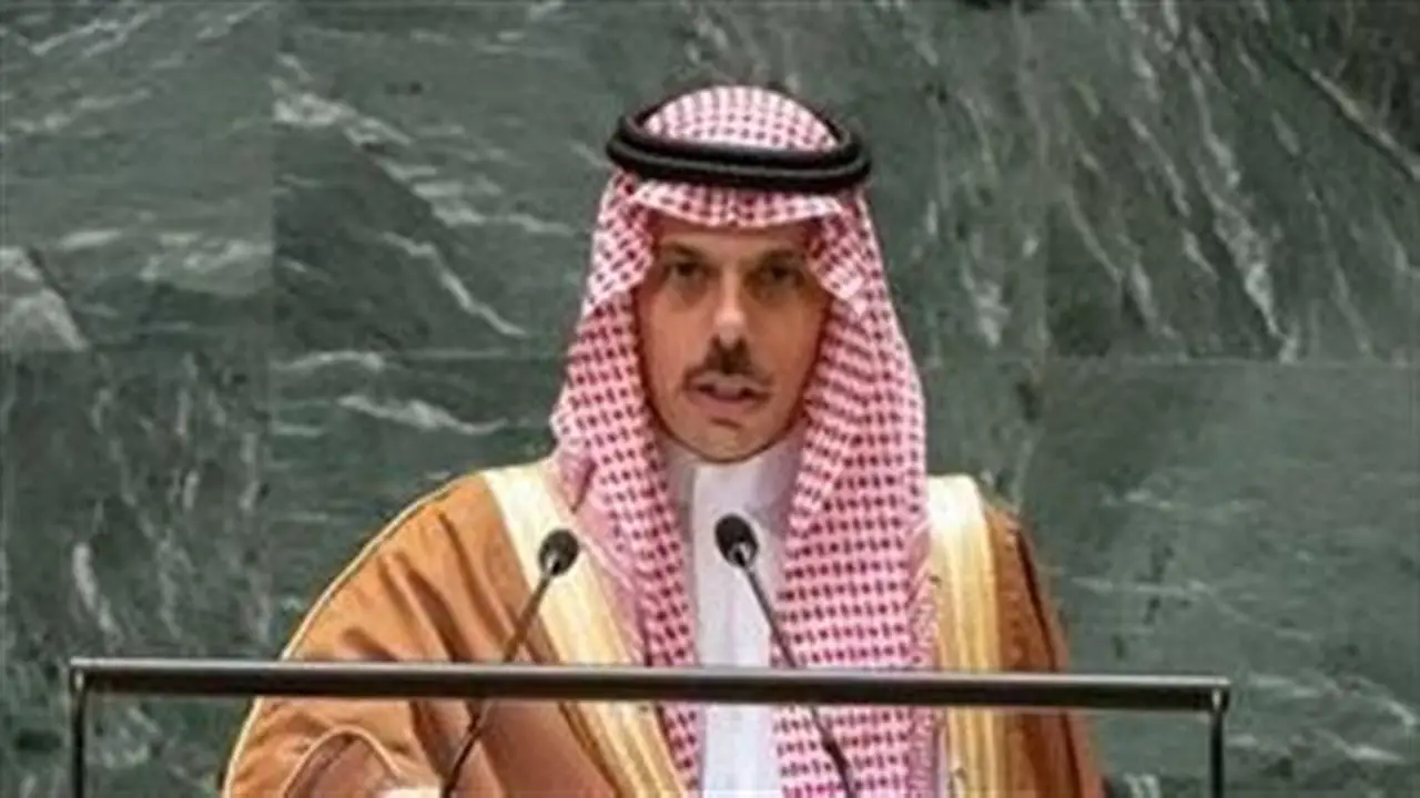 وزير الخارجية السعودي يتباحث هاتفيًا مع نظيريه القطري والعماني حول الأوضاع الإقليمية