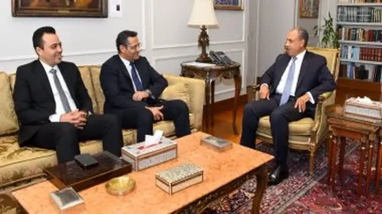 وزير الخارجية يستقبل نقيب الصحفيين ويشيد بدور الصحافة الوطنية
