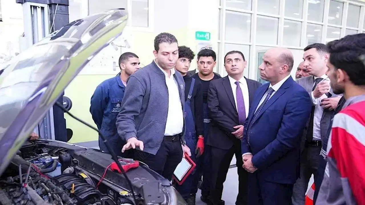 وزير العمل يناقش تأهيل الشباب لسوق العمل الدولي مع جامعة ساكسوني مصر للتكنولوجيا