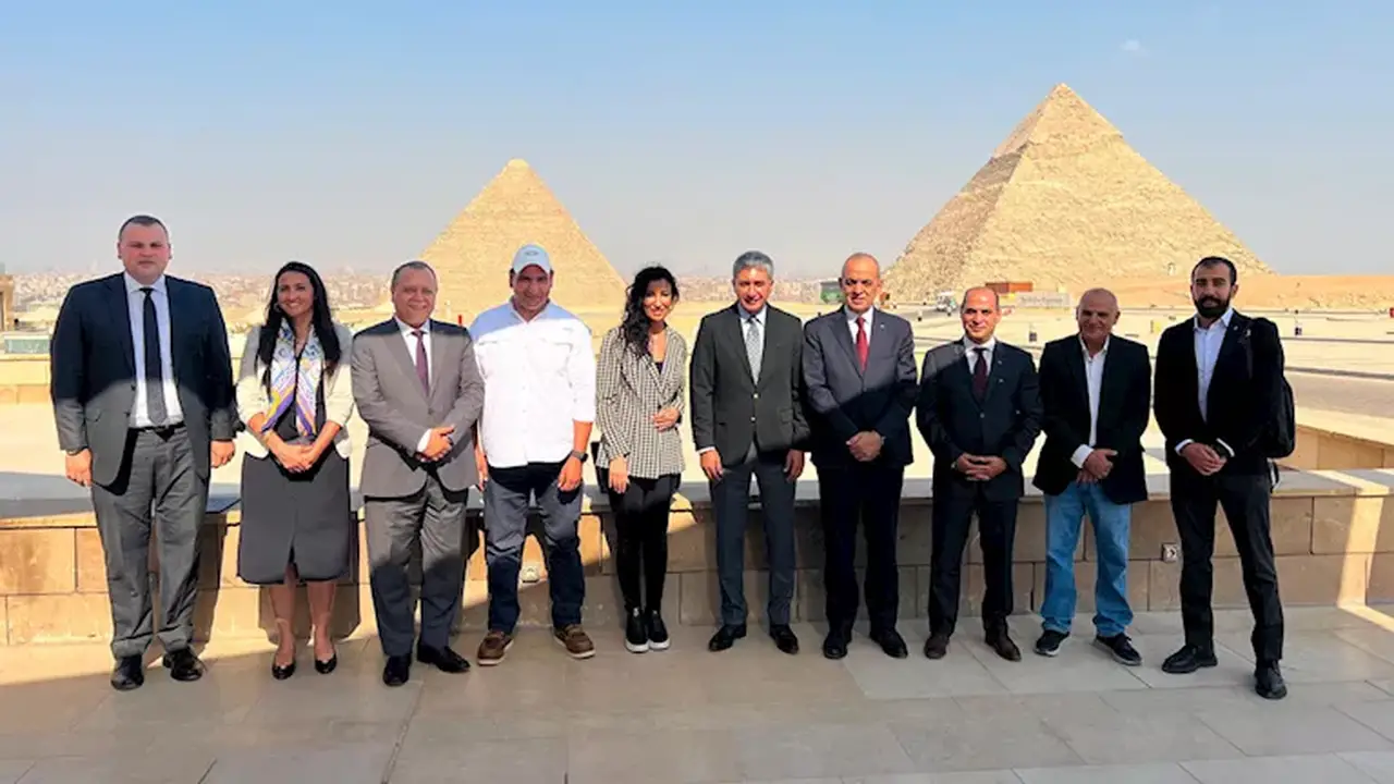 وزيرا السياحة في مصر والأردن يبحثان إطلاق برامج سياحية مشتركة لتعزيز التعاون