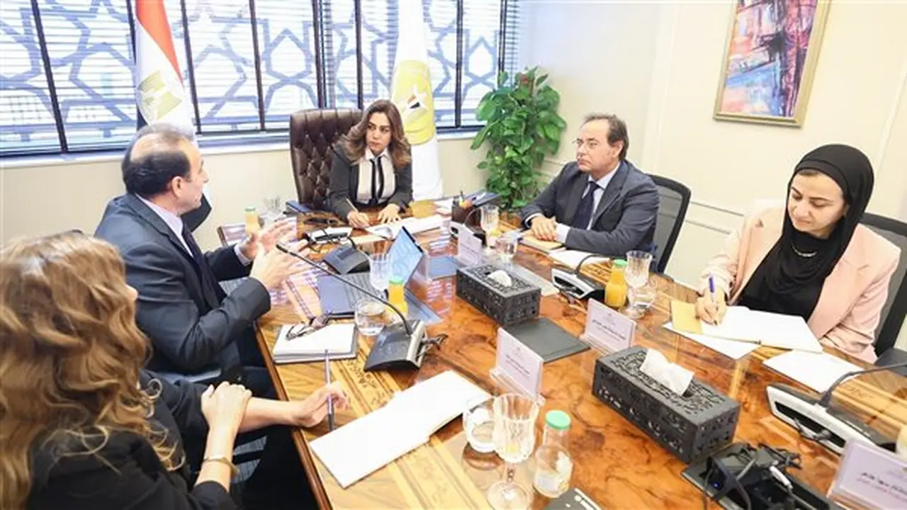 وزيرة البيئة تناقش إنشاء الصندوق المصري لحماية الشعاب المرجانية