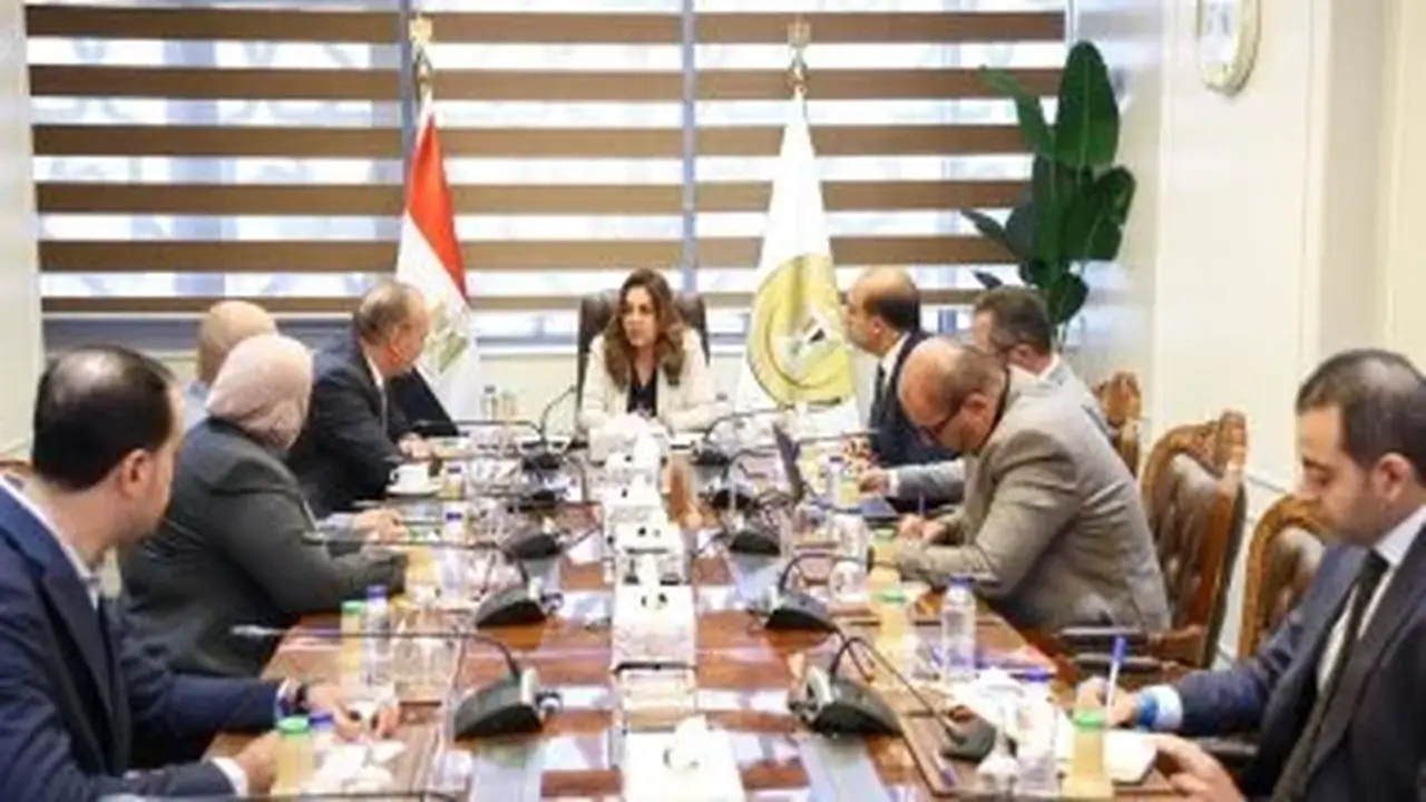 وزيرة البيئة تتابع تقدم مشروع تحسين نوعية المياه بمصرف كيتشنر
